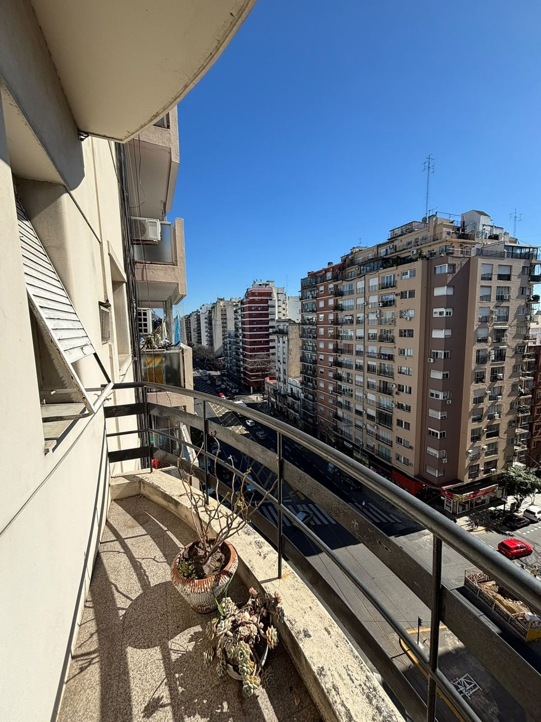 VENTA DTO. 3 AMB. AL FTE. CABALLITO C/DOBLE BALCON