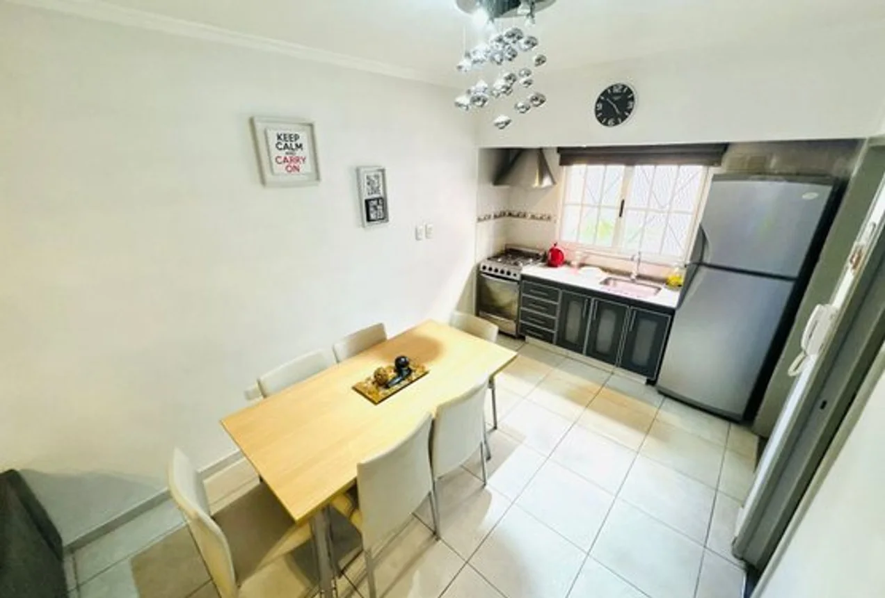 Dúplex de 3 ambientes en venta en Remedios de Escalada, Flores de Estrada 5000