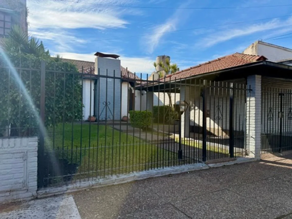 Venta casa 3 amb con parque | piscina | quincho, foto 1