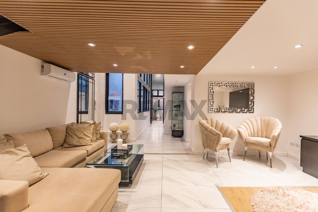 VENTA PH 3 AMB C/ PATIO EXCELENTE ESTADO  RECOLETA