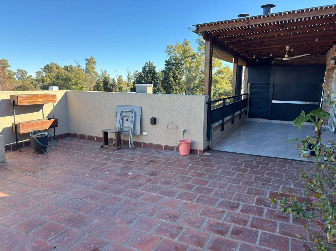 Semipiso de 3 ambientes en alquiler en Pilar, Champagnat 700