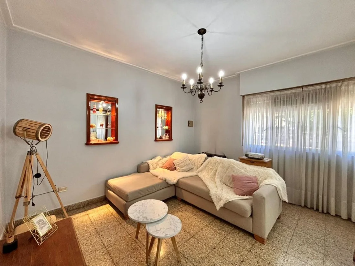 Casa en venta en La Plata, foto 2