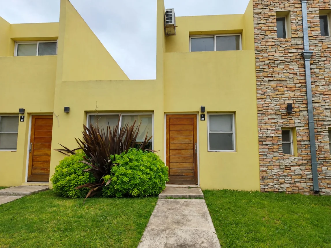 Casa dúplex de 3 ambientes en venta en Monte Grande, Avenida V. Fair 1400