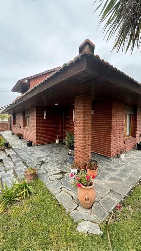 Casa de 4 ambientes en venta en Mar del Plata, Genova 3500