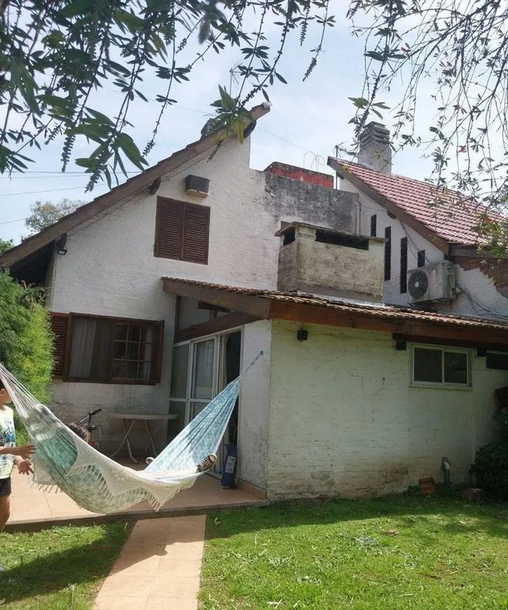 Casa de 3 ambientes en venta en Monte Grande, Azul 200