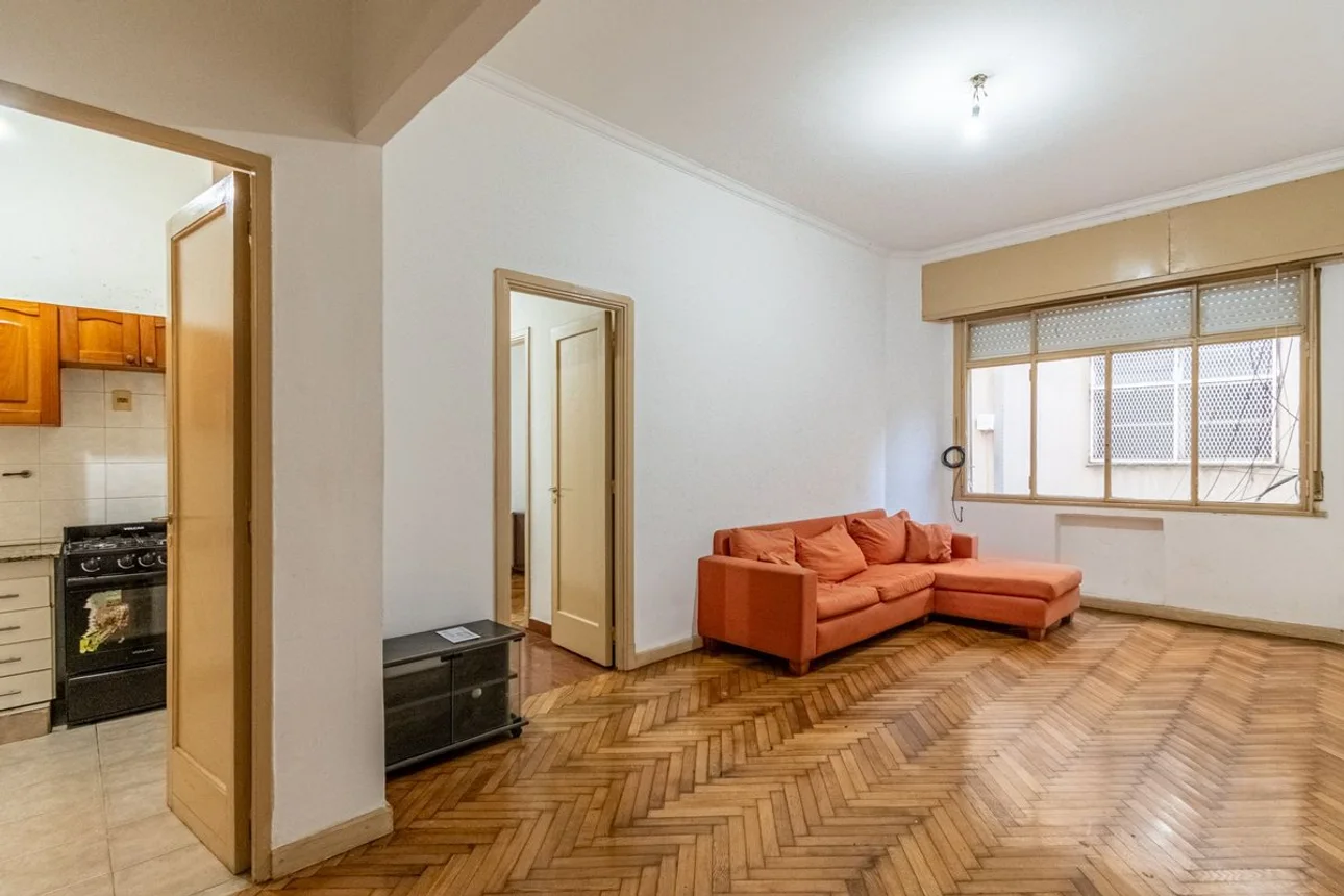 Departamento de 4 ambientes en venta en Retiro, Suipacha 800