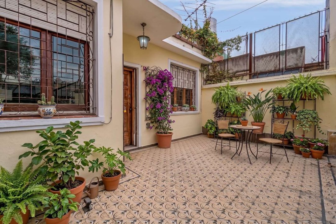 VENTA CASA 4 AMB CON TERRAZA Y PATIO VILLA LURO
