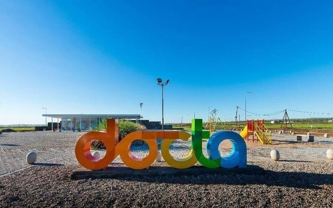 REMAX VENDE LOTE ESQUINA EN DOCTA CENTRAL