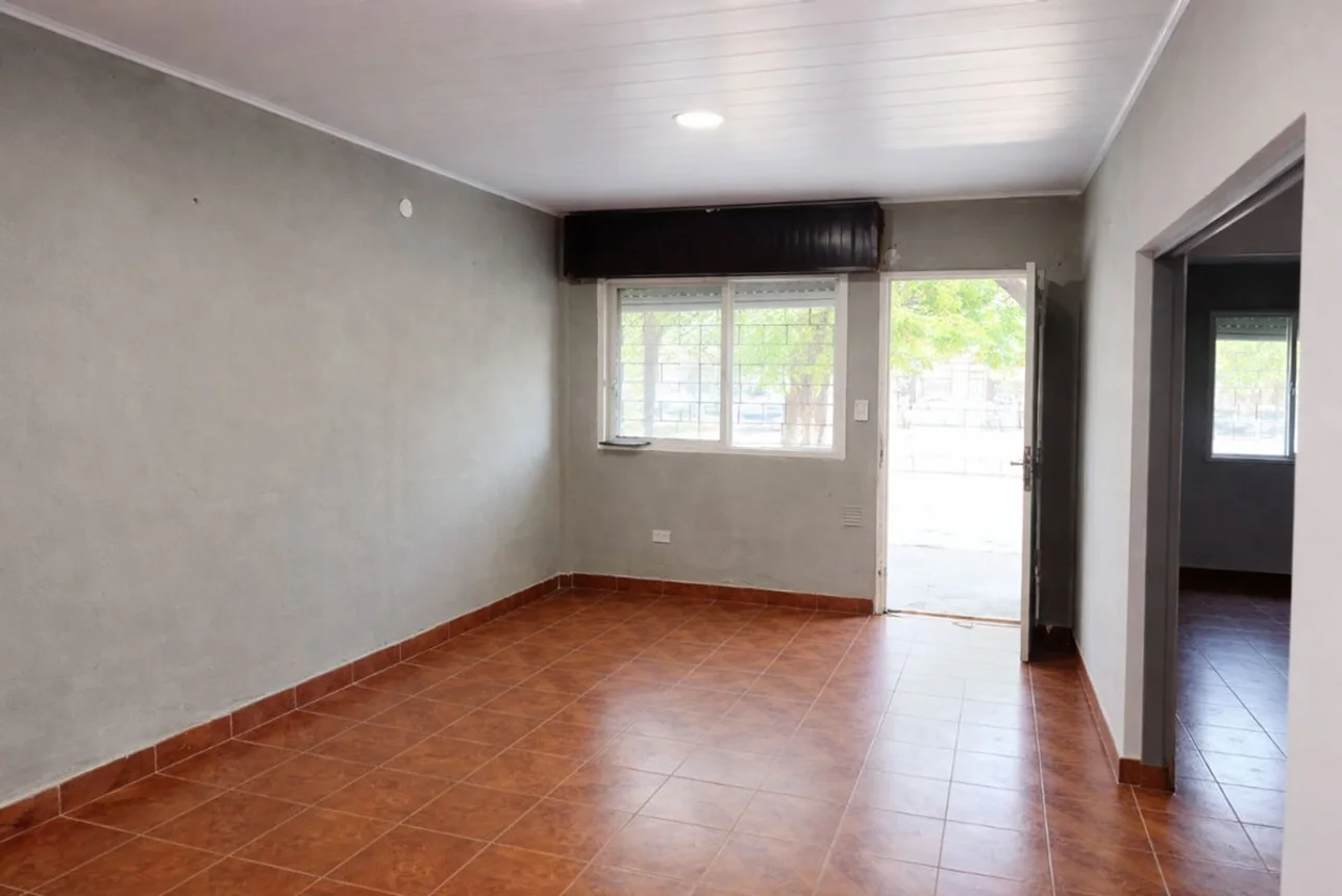 Casa de 4 ambientes en venta en Moreno, Ecuador 2300, foto 3