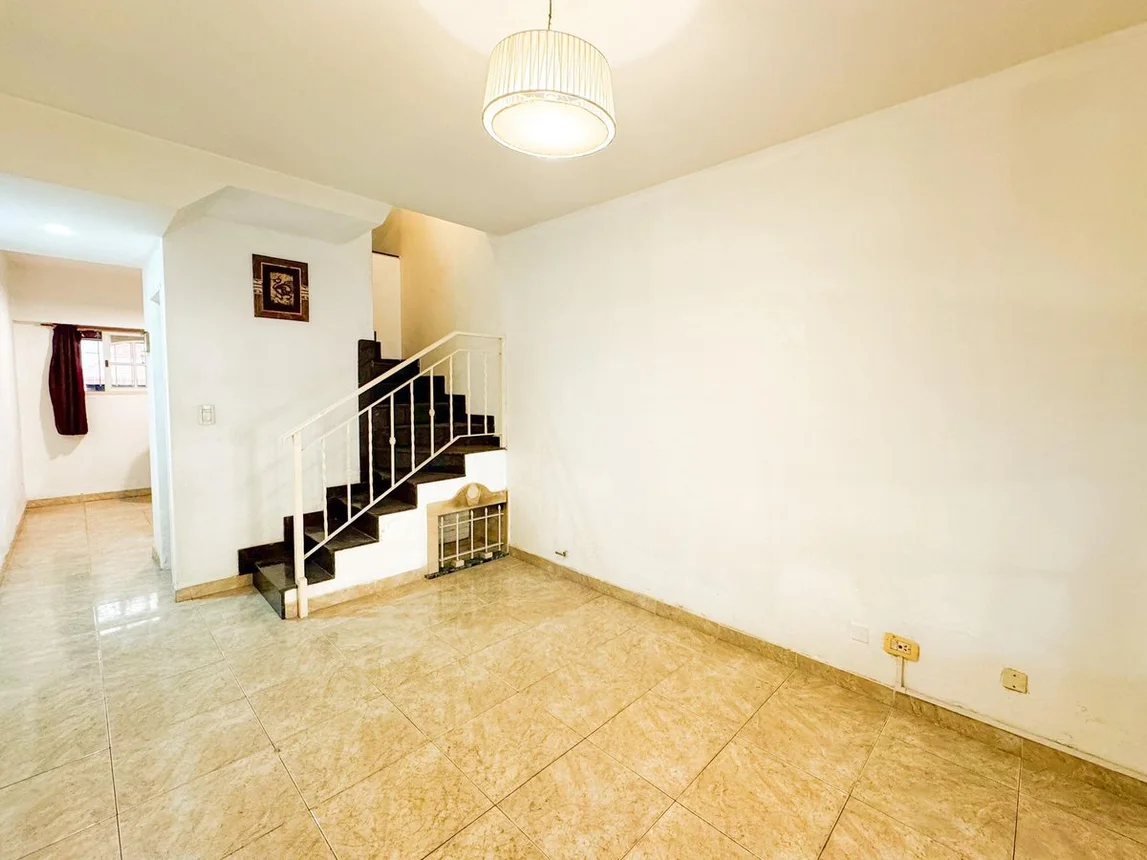 PH de 4 ambientes en venta en San Justo, Venezuela 3200, foto 2
