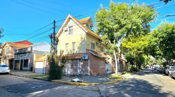 VENTA Triplex 2 Dorm. Olivos-cocher-patio-Luminoso