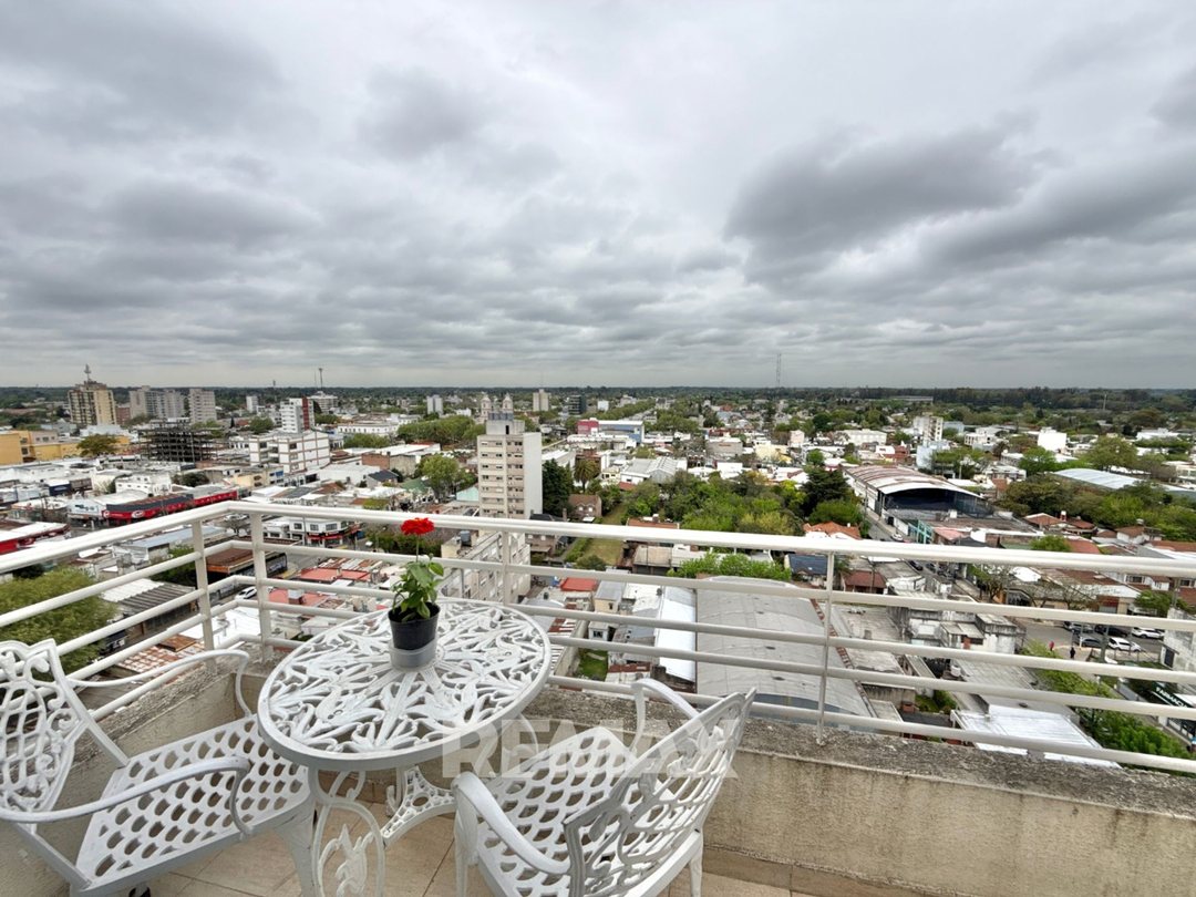 Venta depto-Torre del Pilar-cochera-2amb-Piso alto