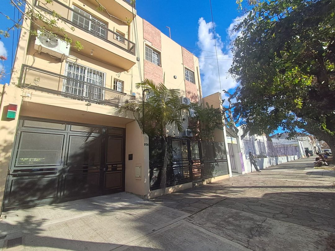 VENTA DEPARTAMENTO TRES AMBIENTES TERRAZA COCHERA