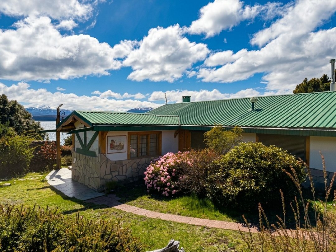 CASA CON COSTA DE LAGO NAHUEL HUAPI BARILOCHE