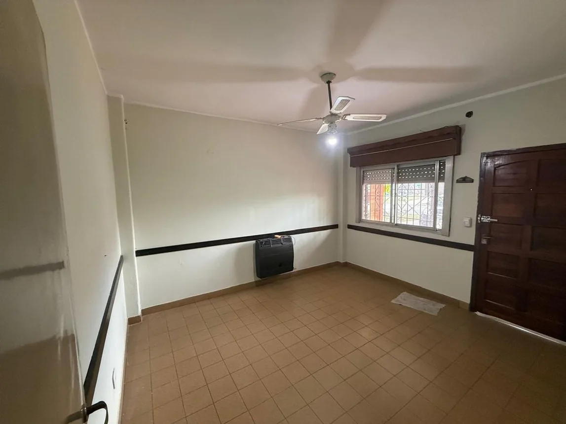 Casa de 3 ambientes en venta en Berazategui, Avenida 21 1100, foto 5