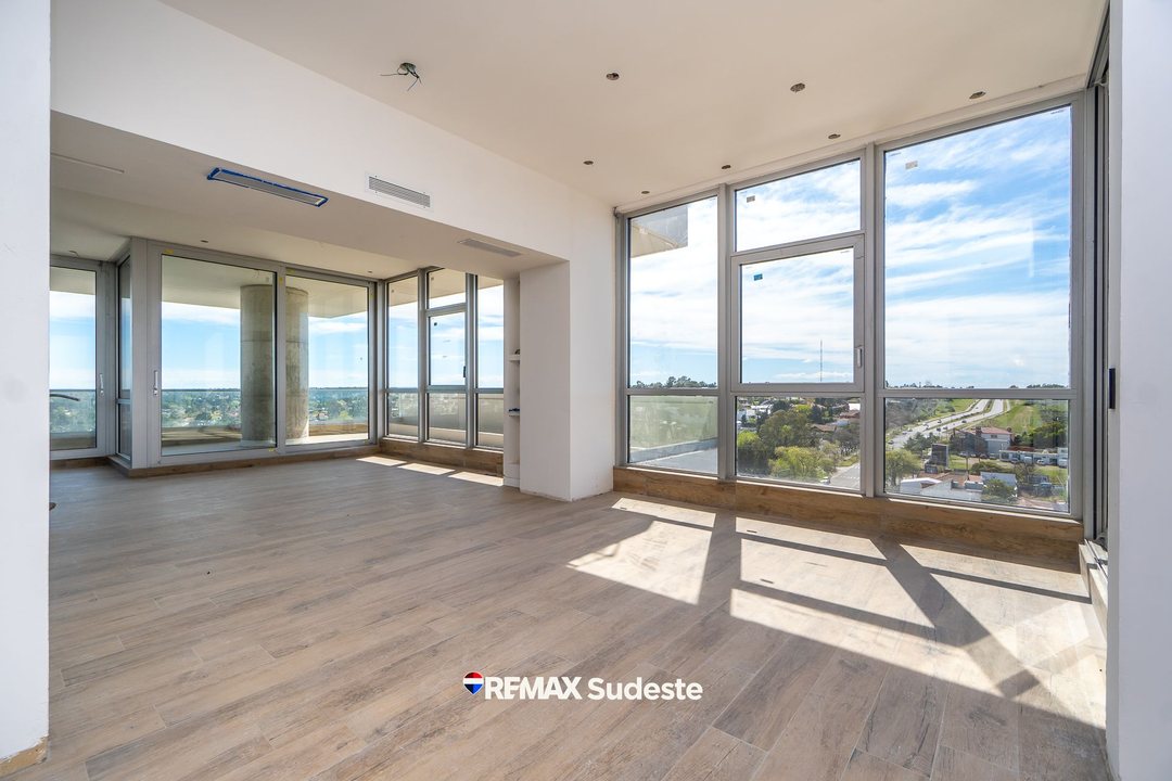 VENTA SEMIPISO DE CATEGORÍA – GREEN TOWER