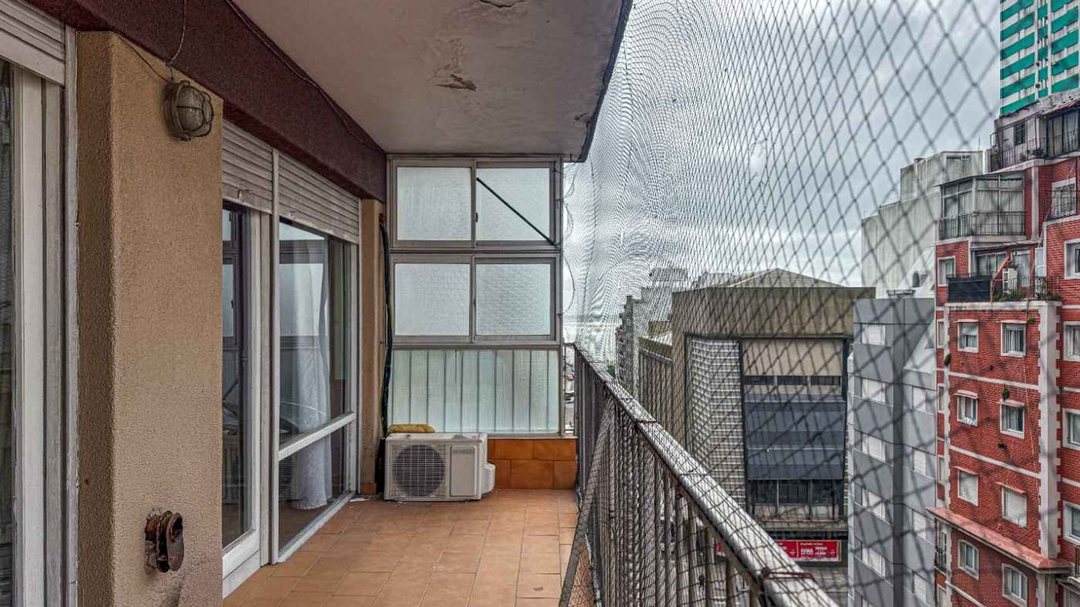 VENTA 2 AMBIENTES CON DEPENDENCIA Y BALCON CENTRO