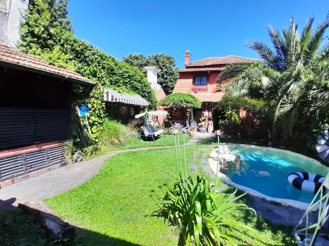 Casa en venta en Villa Ballester, Industria 2900
