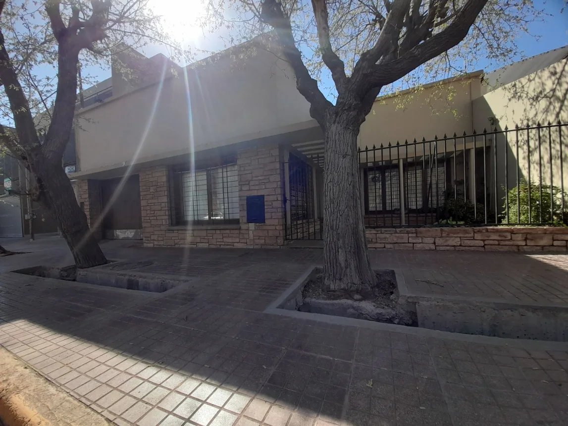Casa en venta en Guaymallén, foto 2