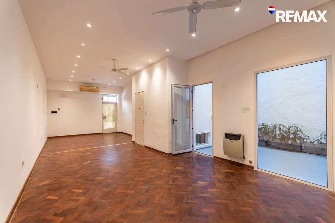 VENTA PH C/COCHERA, PATIO Y LOCAL, PB, CABALLITO
