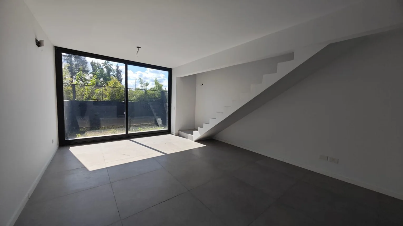 Dúplex de 3 ambientes en venta en Villa Rosa, Rua Caamaño 1100, foto 4
