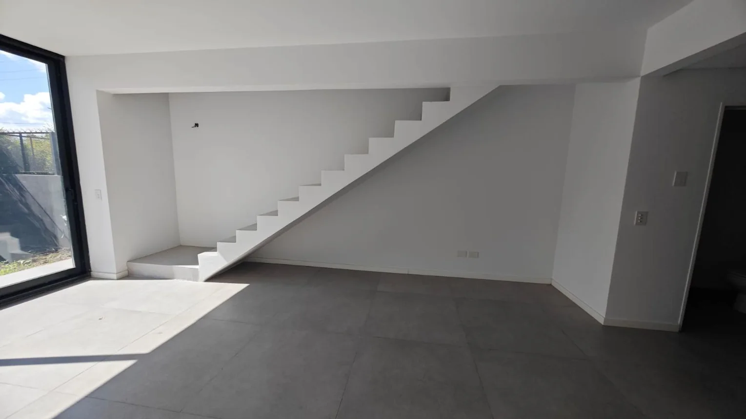 Dúplex de 3 ambientes en venta en Villa Rosa, Rua Caamaño 1100, foto 2