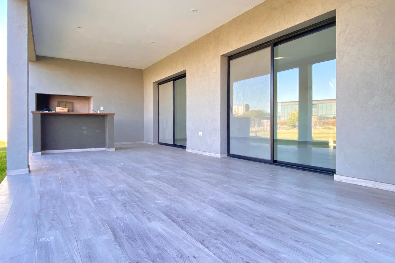 Casa en venta en Pilar, foto 3