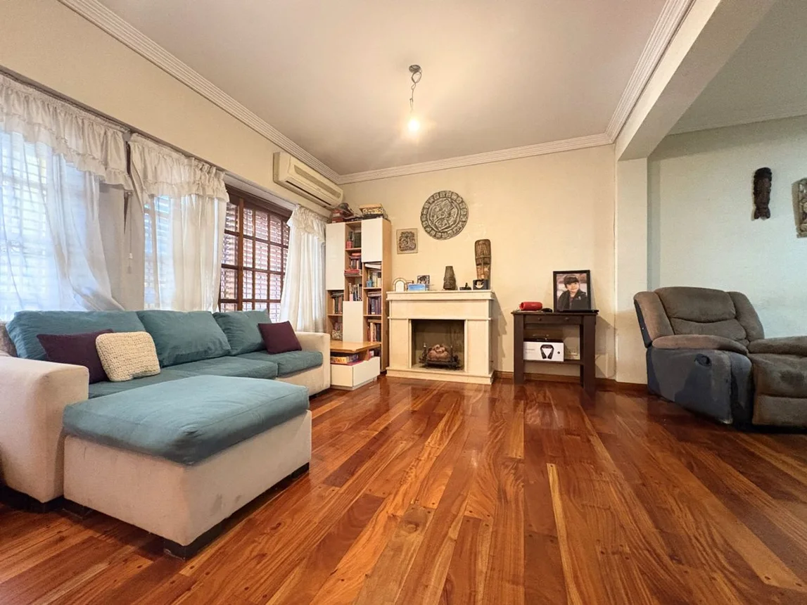 Casa en venta en Caseros, foto 2