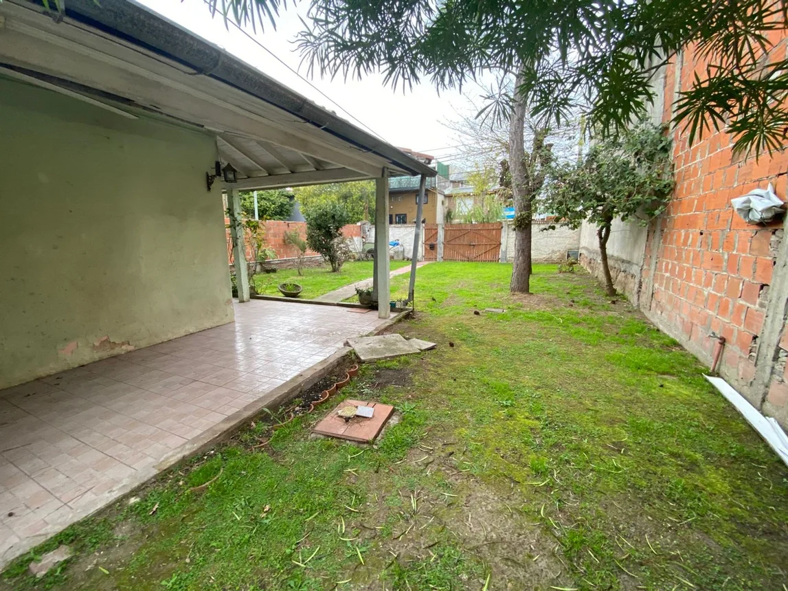 Casa en venta en General Pacheco, Caracas 900