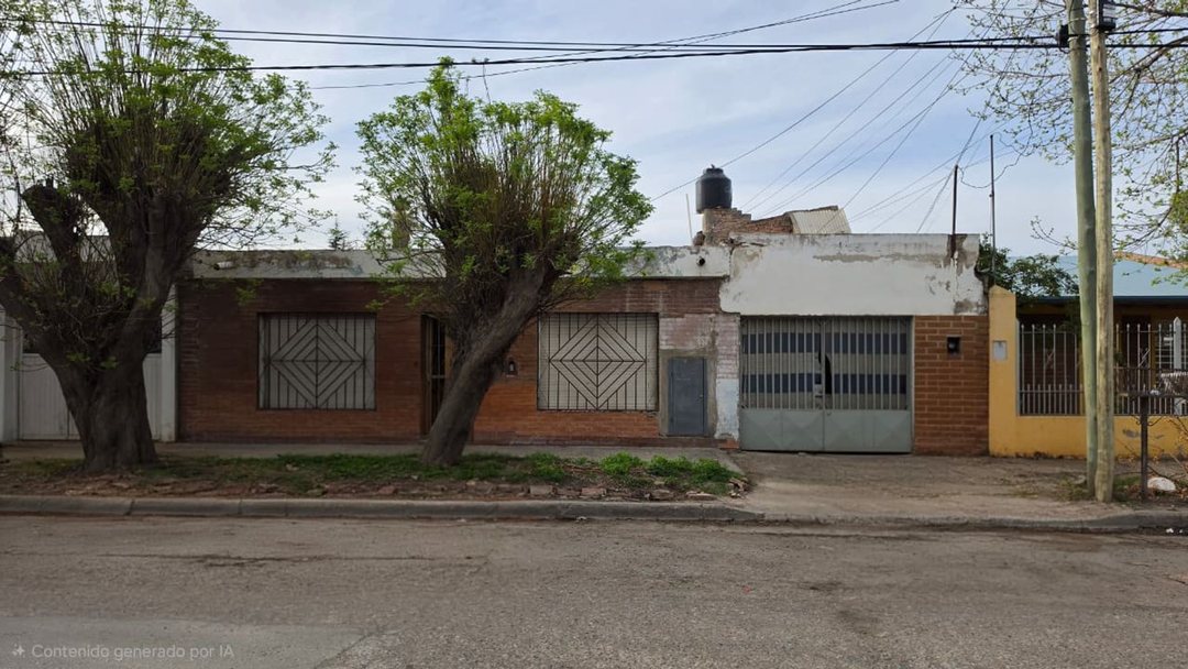 VENTA CASA + 5 DEPARTAMENTOS - CENTRO PLOTTIER