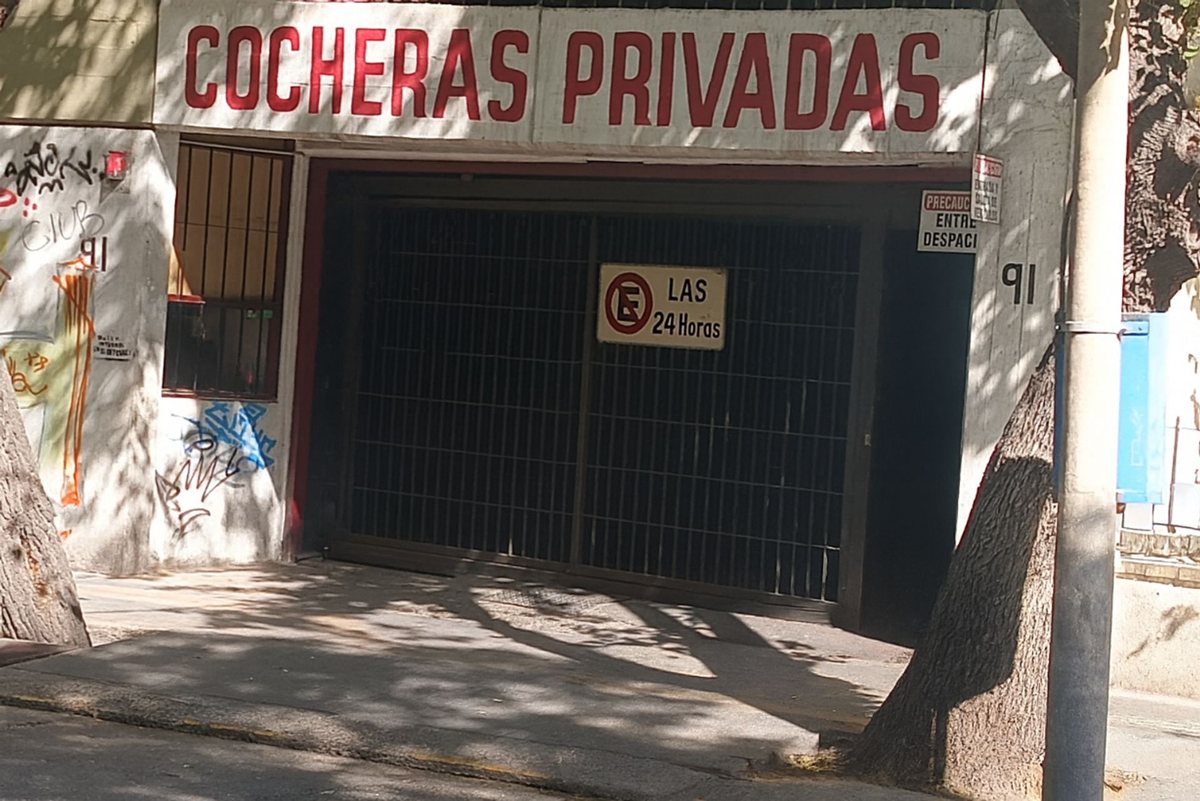 Cochera en Don Bosco 0