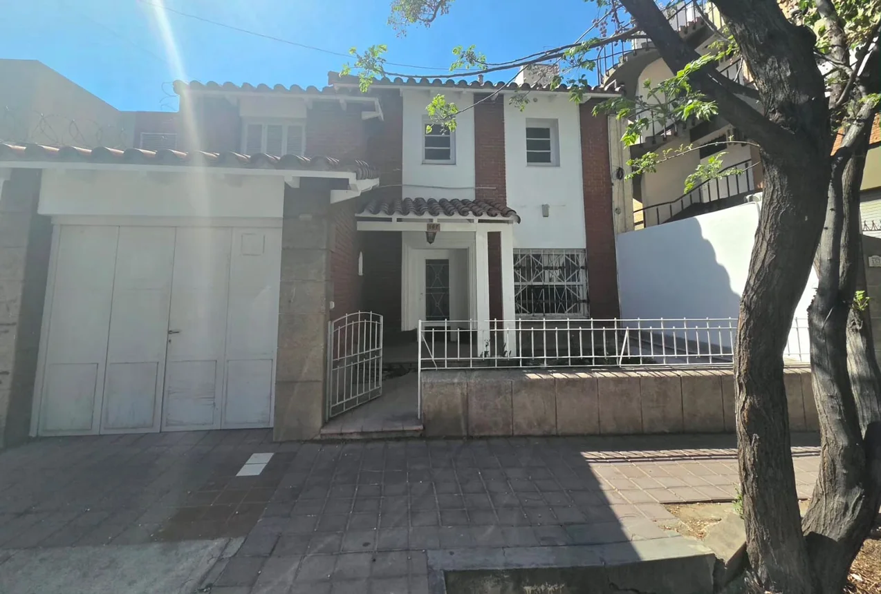 Casa de 8 ambientes en venta en Godoy Cruz, Maipú 100, foto 2