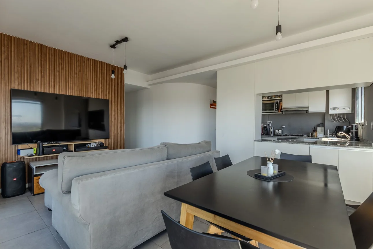Departamento de 3 ambientes en venta en Lomas de Zamora, Avenida Hipólito Yrigoyen 9100, foto 2