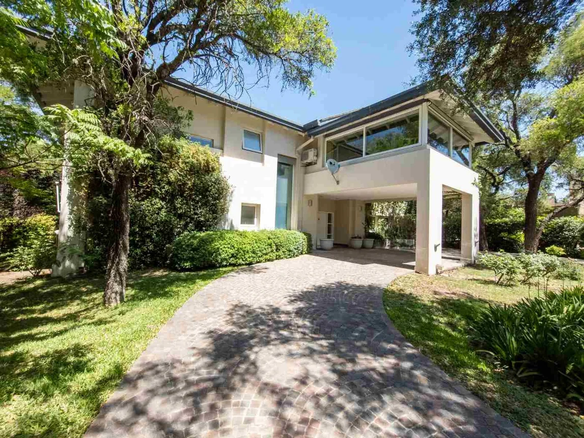 Venta exclusiva casa 4 dorm lomas de la carolina, foto 2
