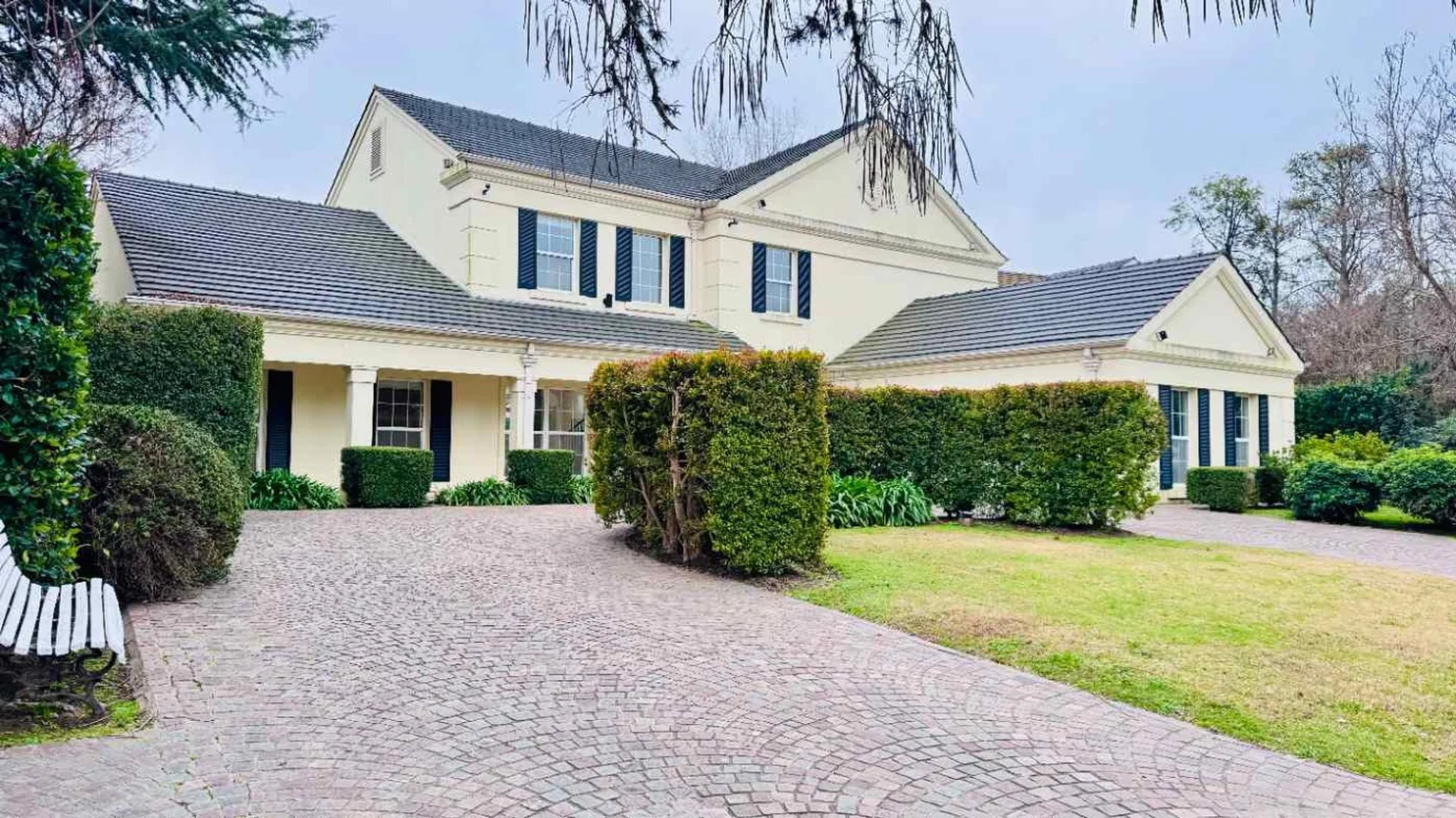 Casa de 8 ambientes en venta en Del Viso, Florida 9600