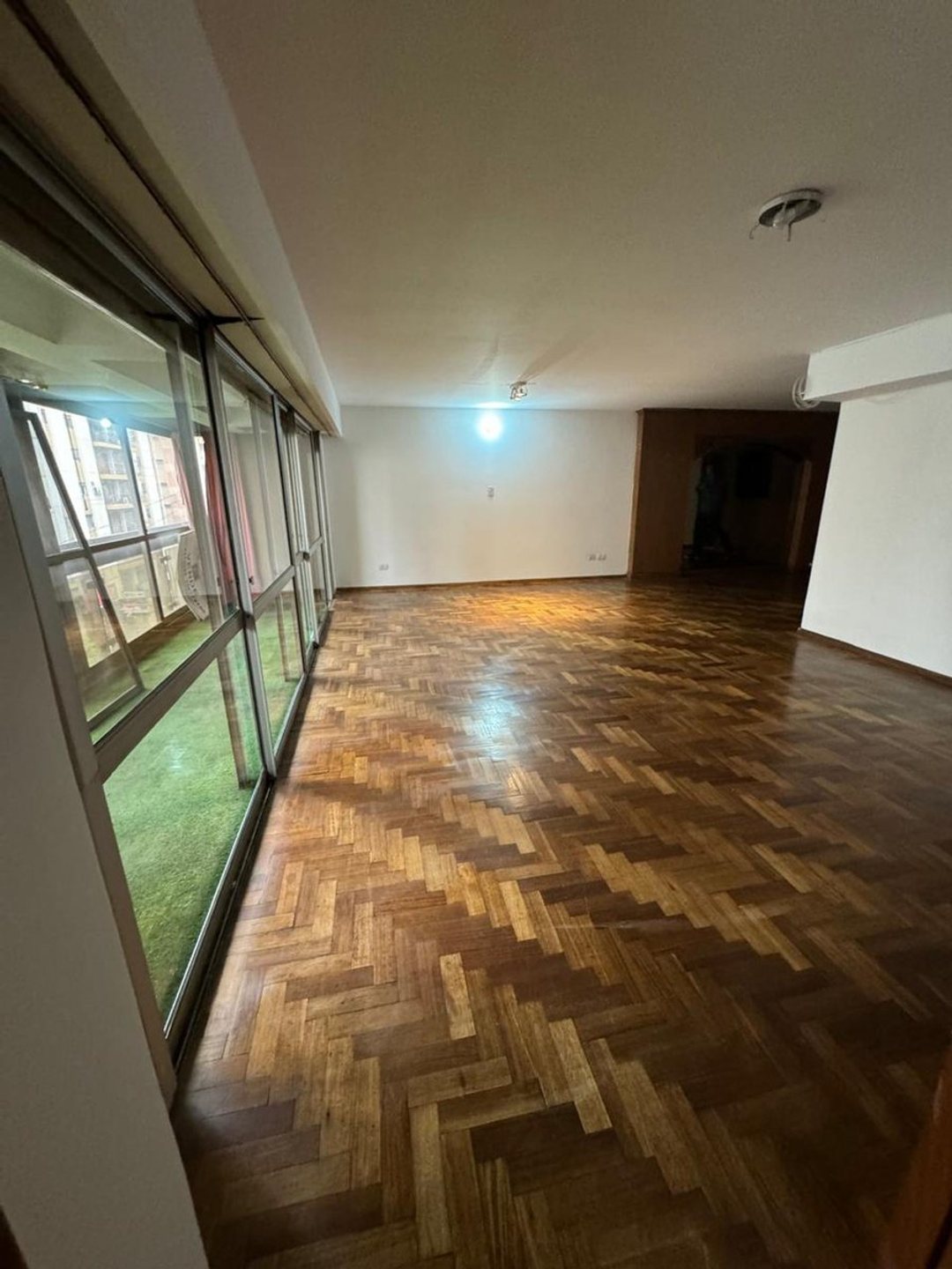DEPARTAMENTO PISO ENTERO AV COLON CENTRO  COCHERA