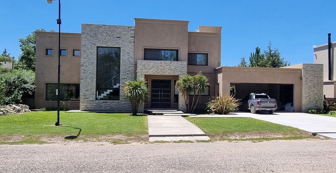Casa en venta 4 ambientes en Avenida Julio A. Roca 215 Bis 2600, Lujan, Lujan, Buenos Aires