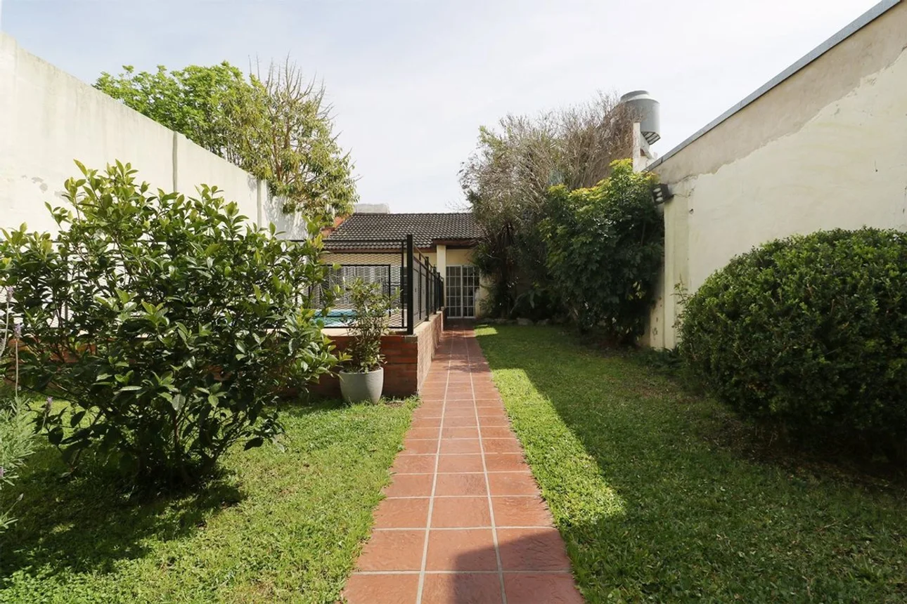 Casa tríplex de 5 ambientes en venta en Gerli, General Güemes 1200, foto 2