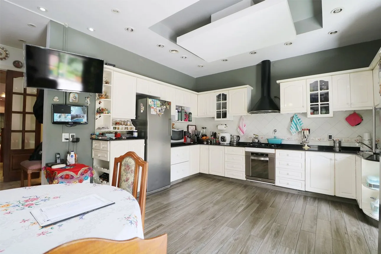 Casa tríplex de 5 ambientes en venta en Gerli, General Güemes 1200, foto 4
