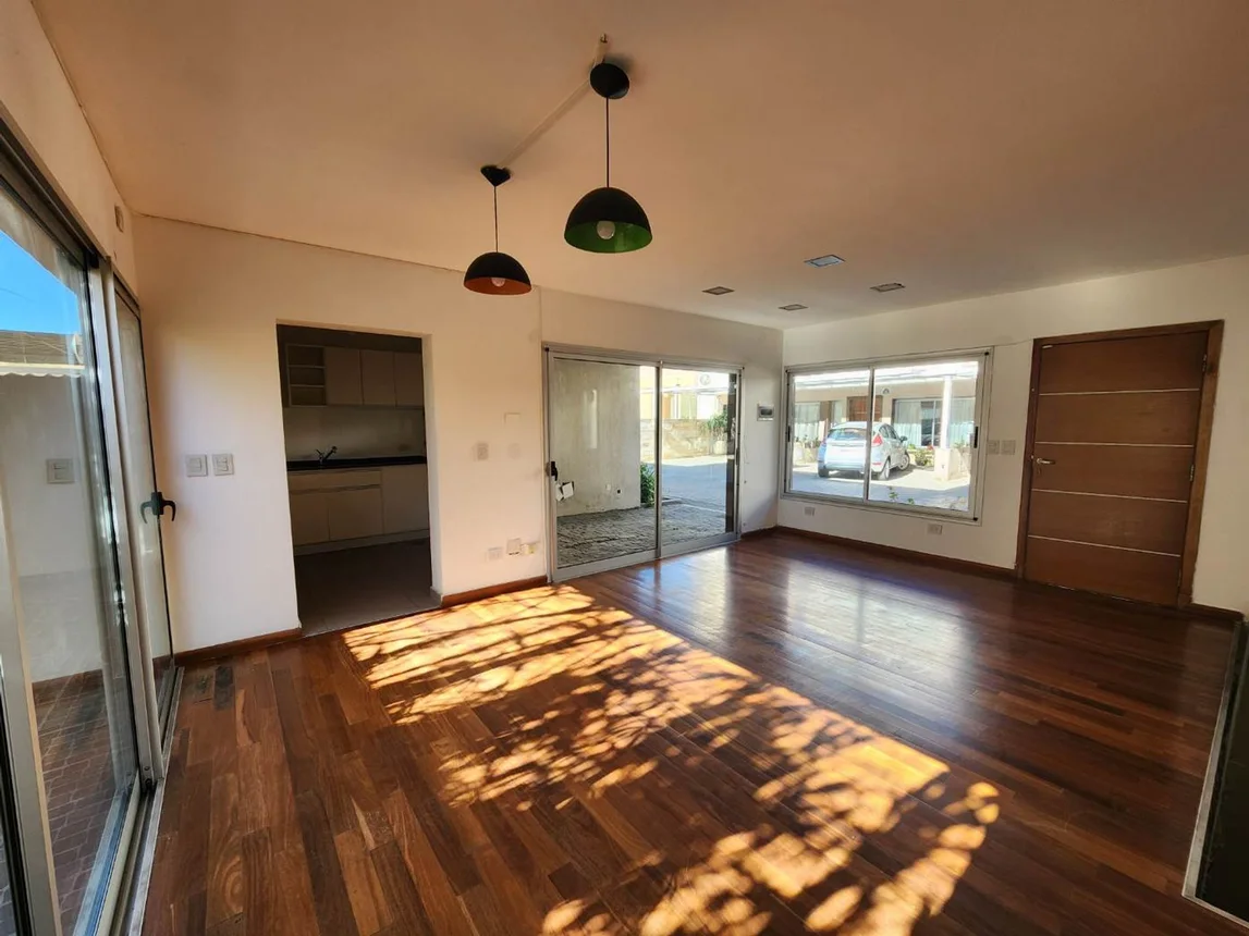 Casa tríplex en venta en Villa Carlos Paz, foto 3