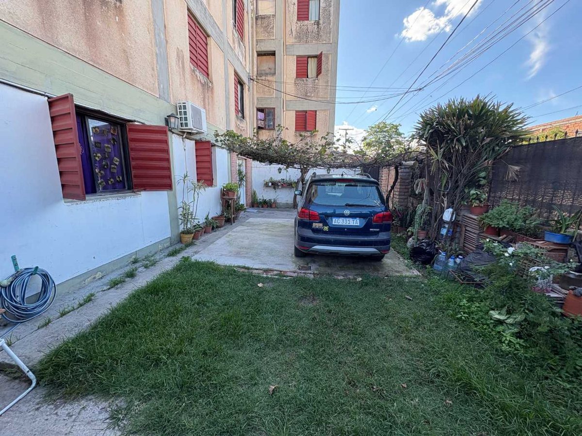 DEPARTAMENTO VENTA BARRIO BANCARIO ZONA SUR 3 DORM - foto 9