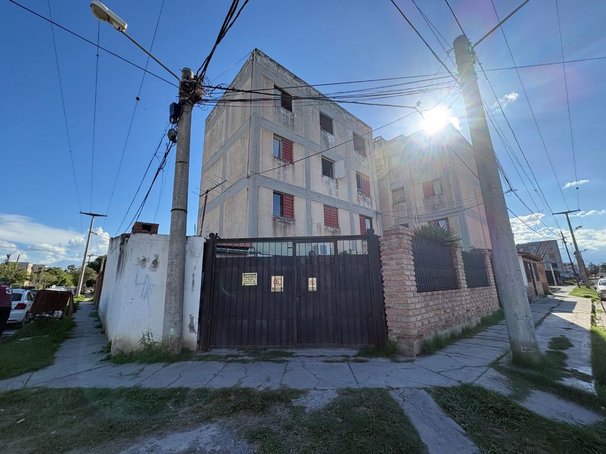 DEPARTAMENTO VENTA BARRIO BANCARIO ZONA SUR 3 DORM - foto 12