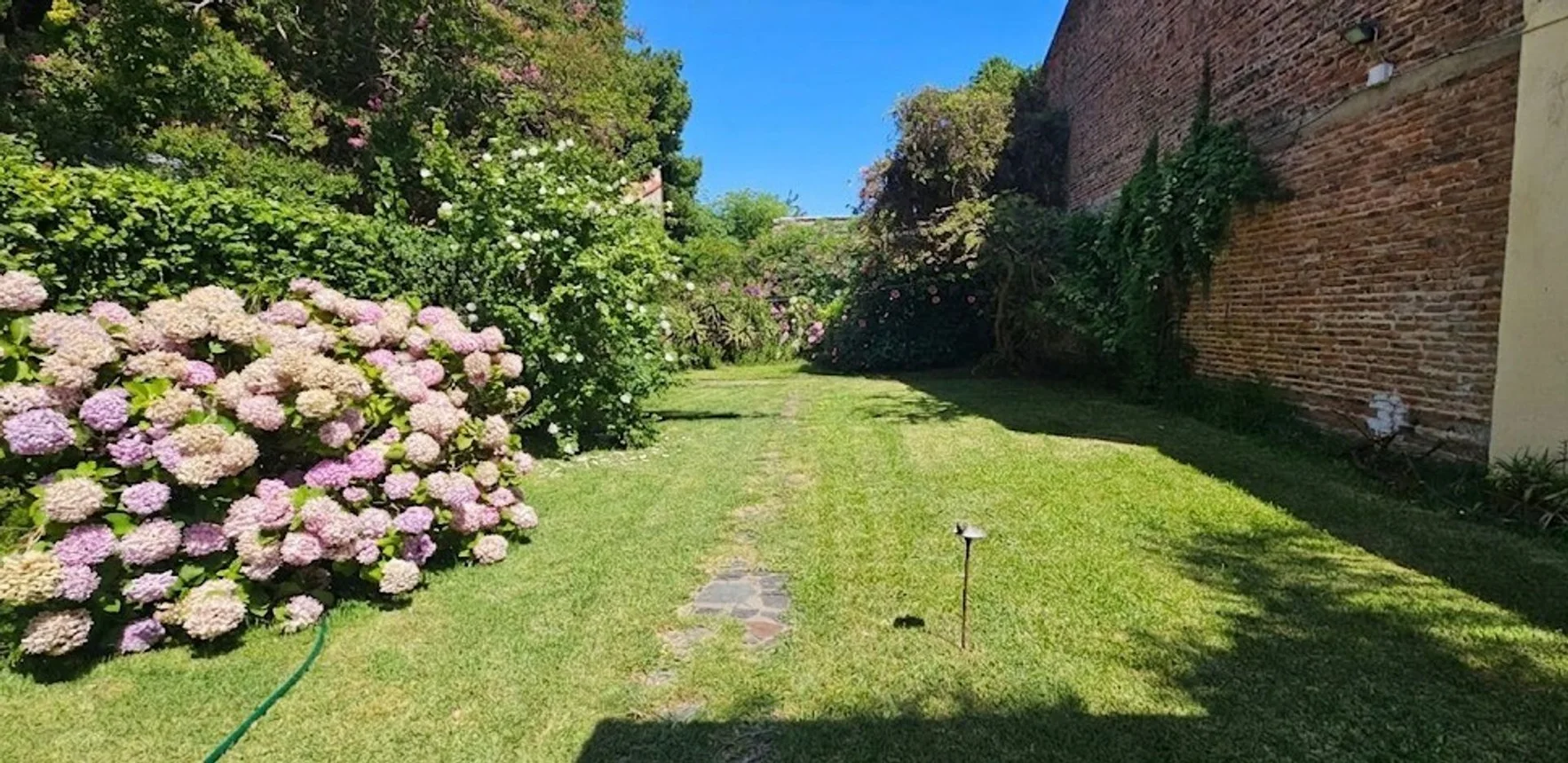 Alquiler casa 5 ambientes con jardin en quilmes, foto 2