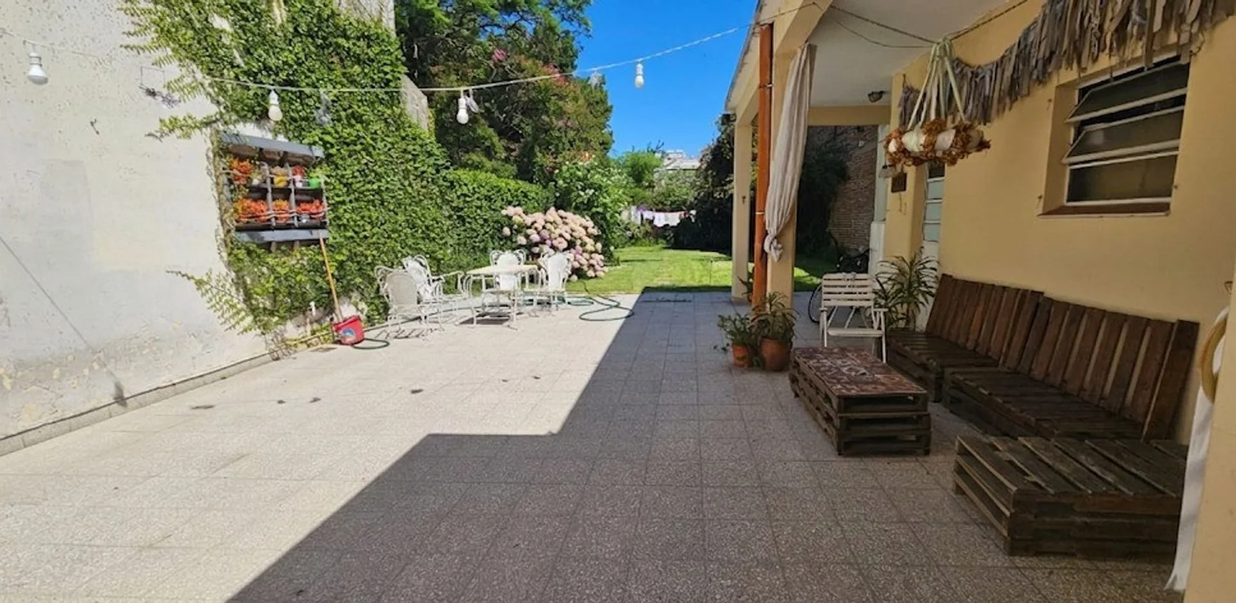 Alquiler casa 5 ambientes con jardin en quilmes, foto 3