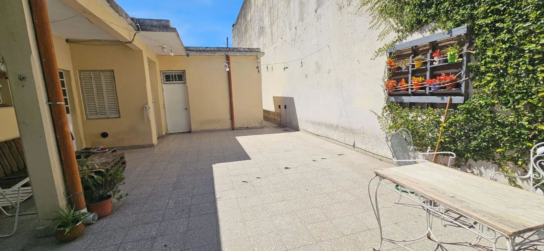 Alquiler casa 5 ambientes con jardin en quilmes, foto 4