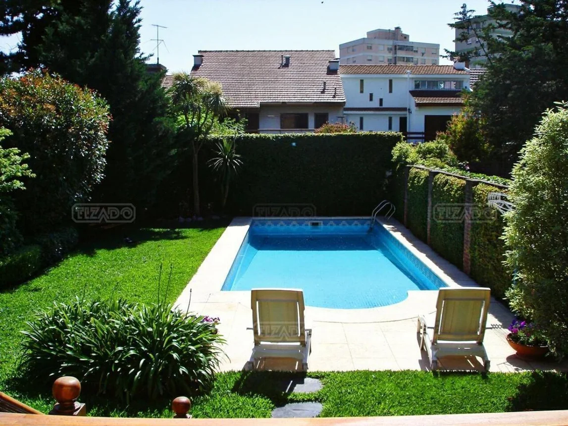 Casa tríplex en venta en Villa Martelli