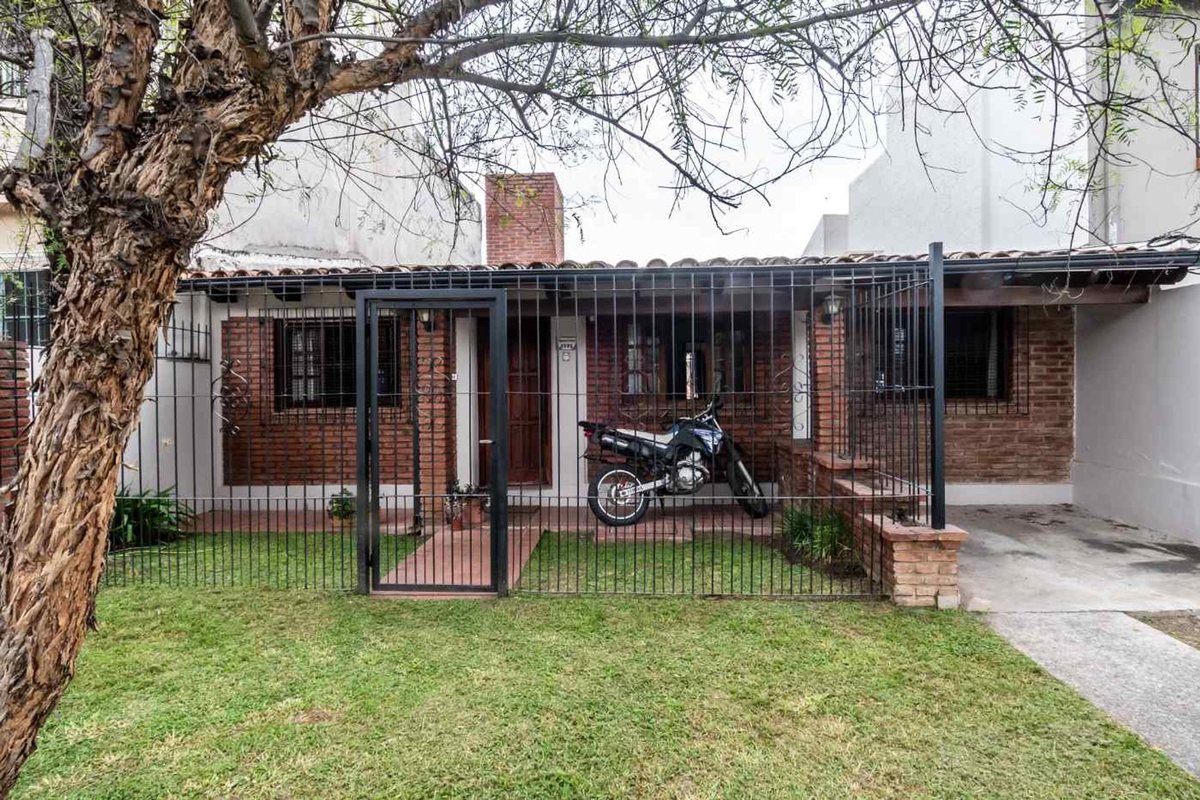 CASA EN VENTA EN GRAND BOURG 3 DORMITORIOS - foto 3
