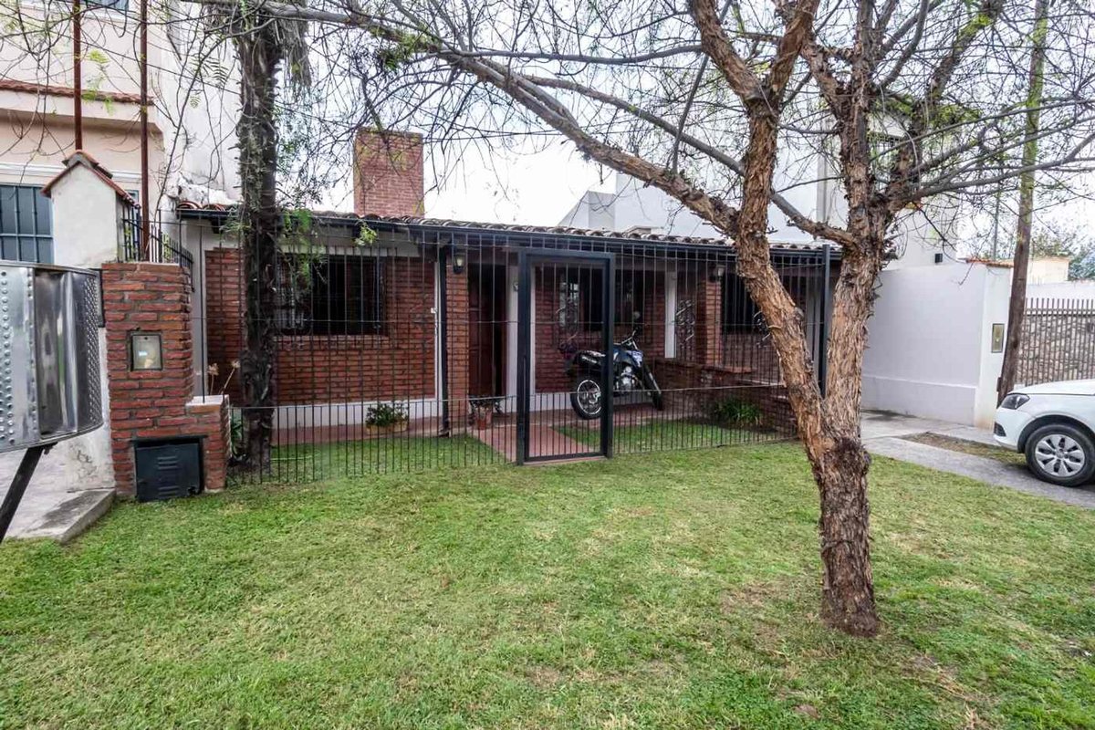 CASA EN VENTA EN GRAND BOURG 3 DORMITORIOS - foto 2