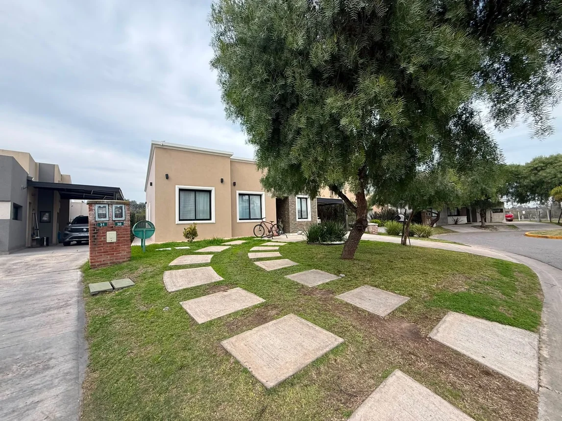Casa en venta en Pilar, foto 3