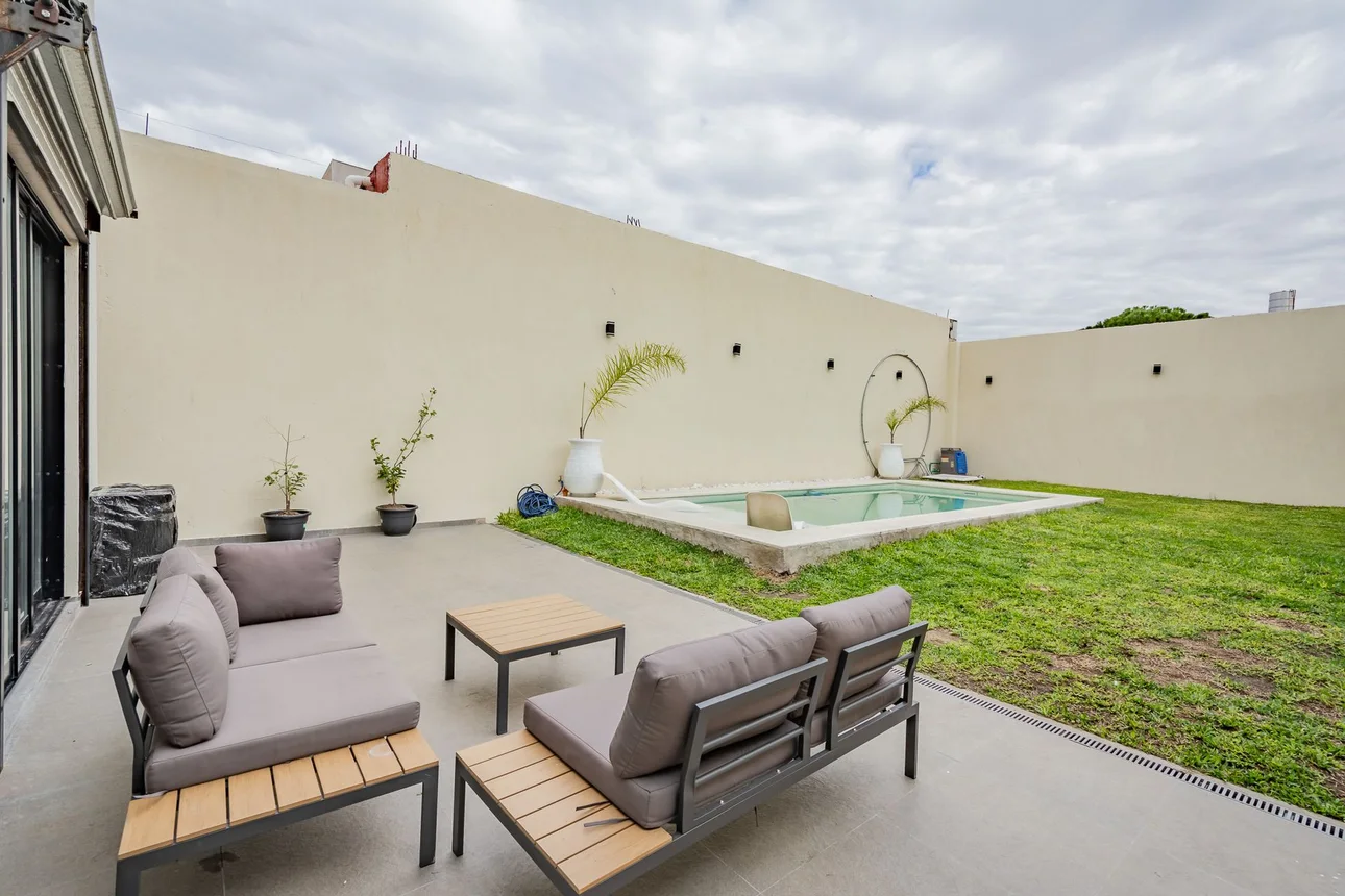 Casa tríplex en venta en Aldo Bonzi, Ana María Janer 1300